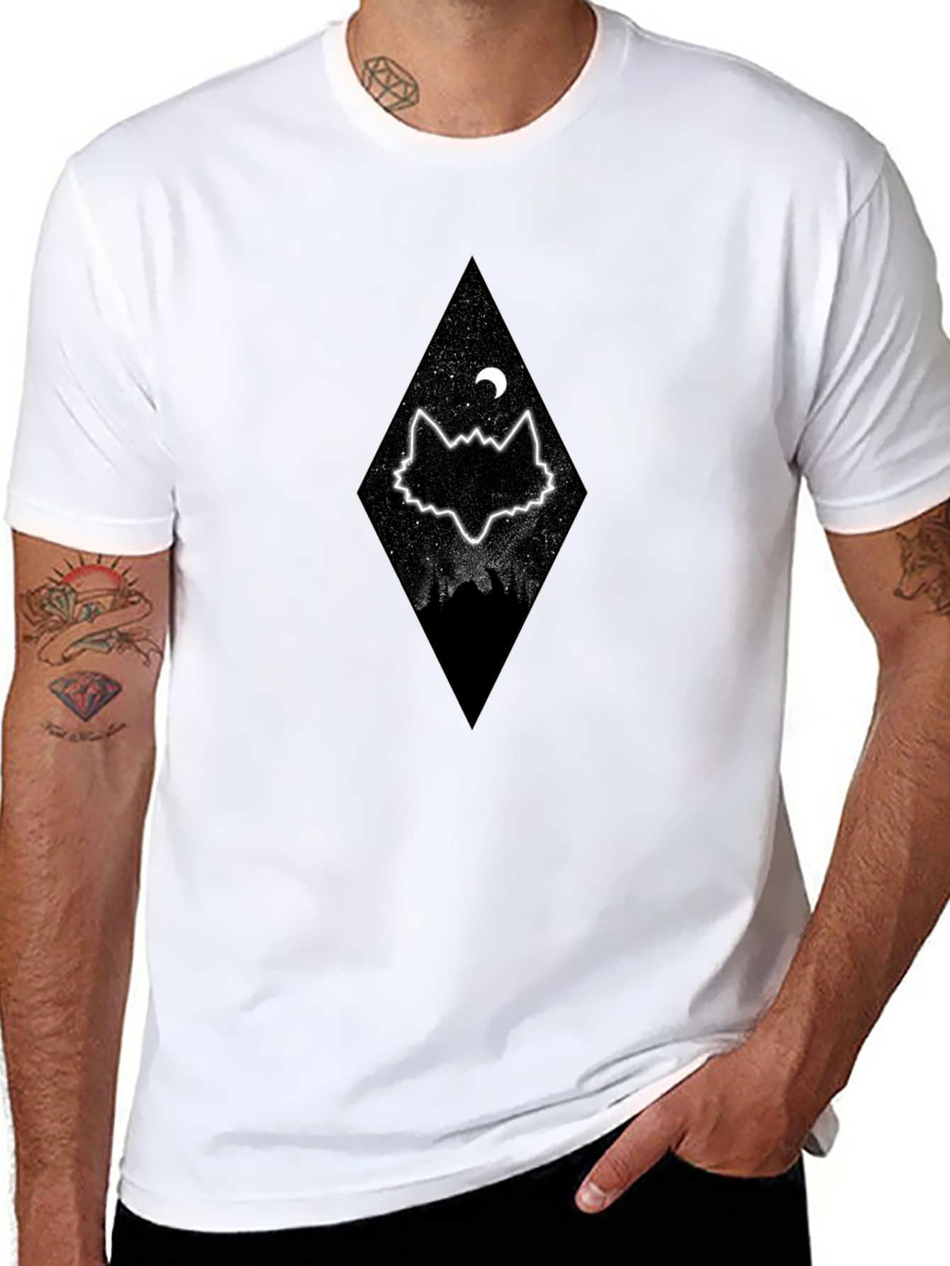 Wolf Moon Diamond Graphic Tee - Stylish Black T-Shirt