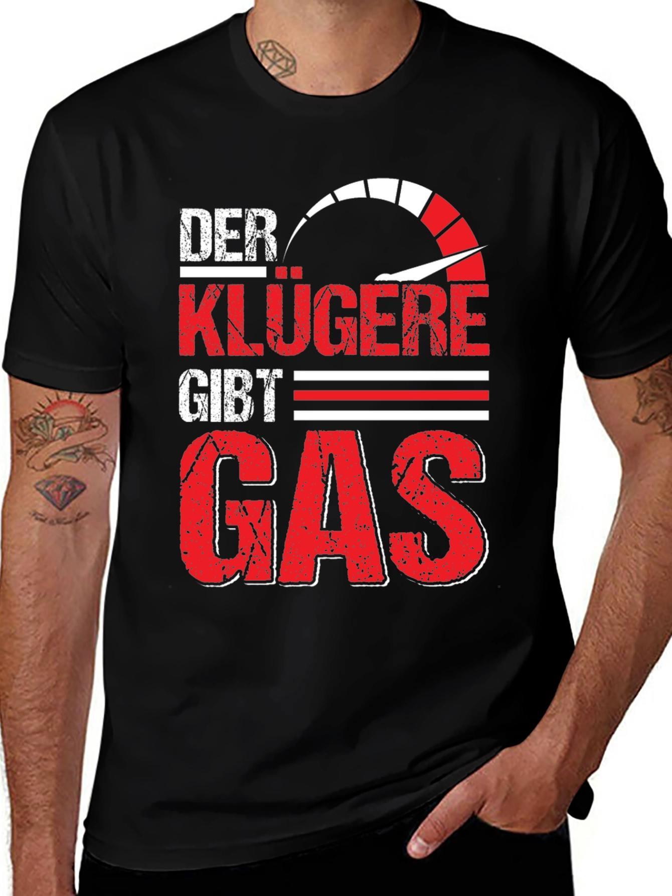 Der Klügere Gibt Gas Graphic Tee