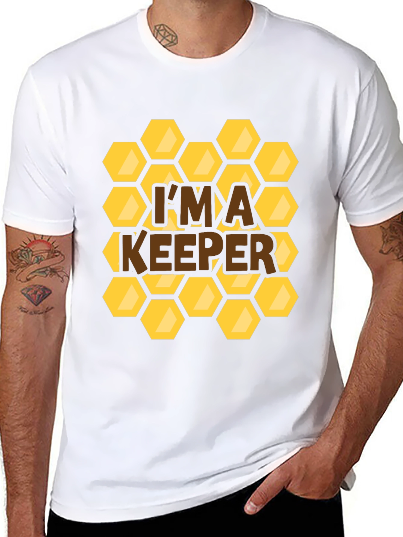 Im a Keeper Honeycomb Graphic T-Shirt